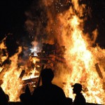 fredhatt-2004-bonfire-revelers