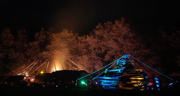fredhatt-2004-roundhouse-and-bonfire-stack